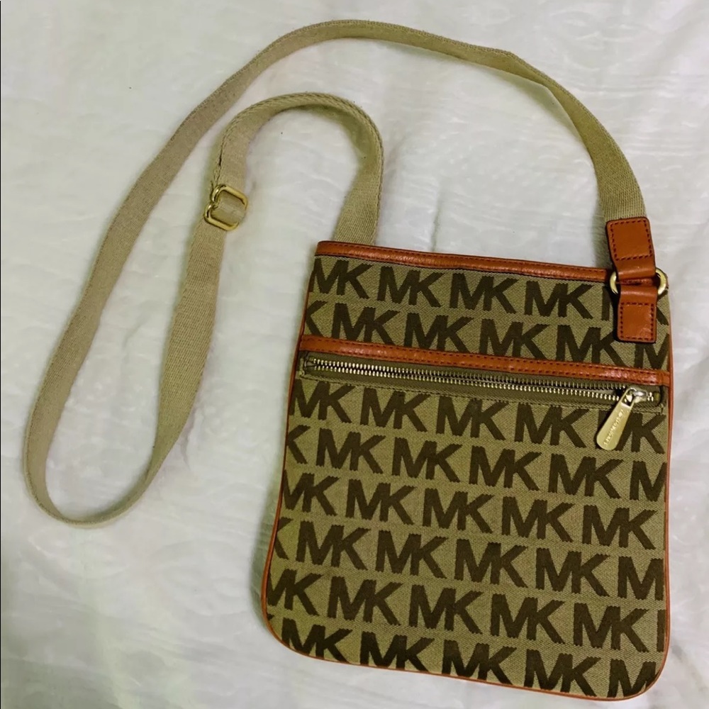 Michael Kors MK Bedford Logo Crossbody Bag